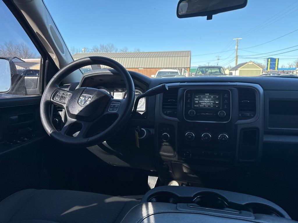 RAM 2500 Tradesman Crew Cab SWB 4WD 2015