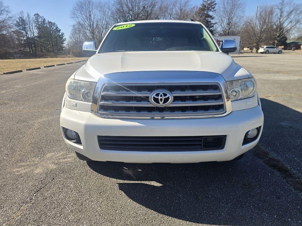 Toyota Sequoia Plantium 4WD FFV 2012