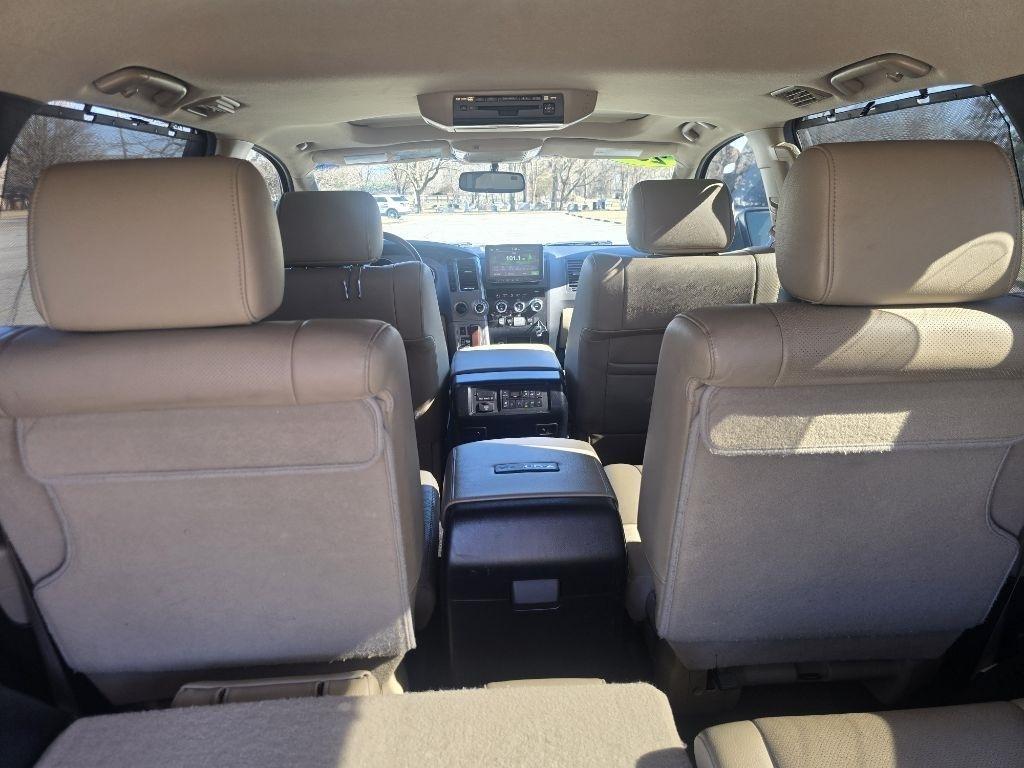 Toyota Sequoia Plantium 4WD FFV 2012