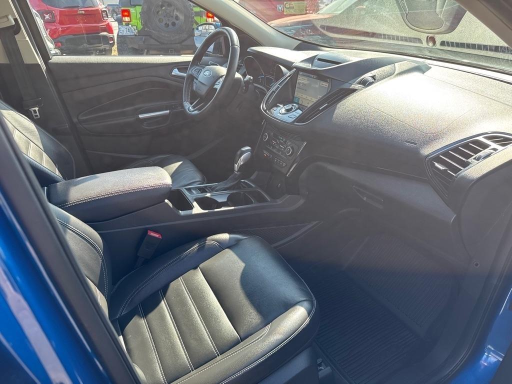 Ford Escape Titanium 4WD 2018