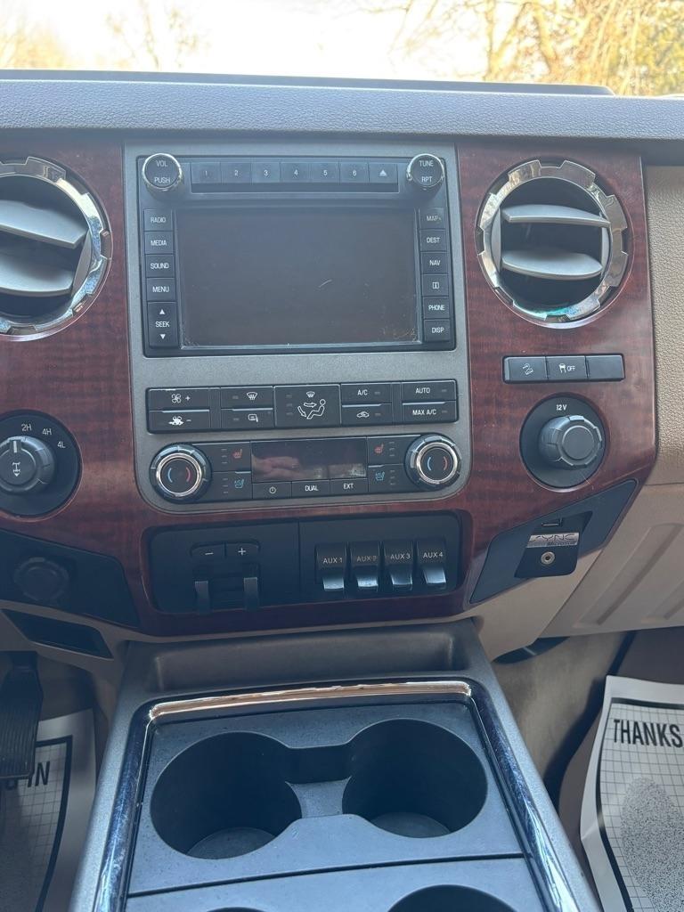 Ford F-350 SD XL Crew Cab 4WD 2011