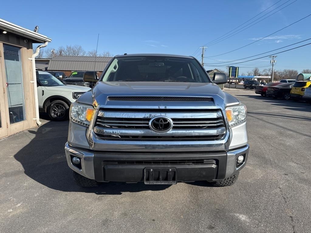 Toyota Tundra SR5 5.7L V8 FFV CrewMax 2WD 2017