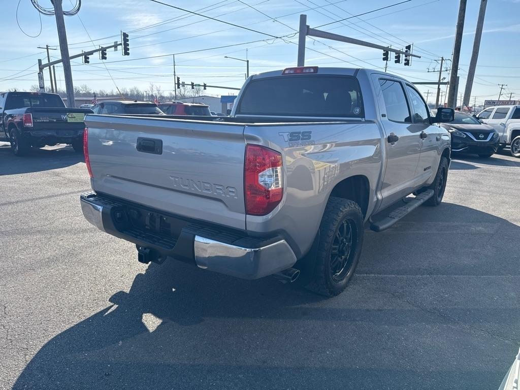 Toyota Tundra SR5 5.7L V8 FFV CrewMax 2WD 2017