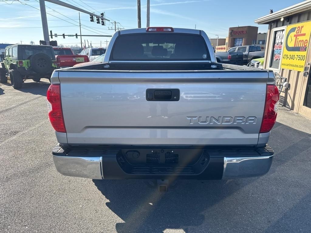 Toyota Tundra SR5 5.7L V8 FFV CrewMax 2WD 2017