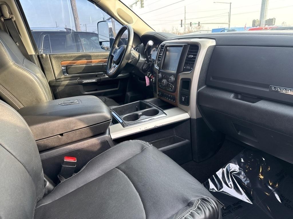 RAM 2500 Laramie Mega Cab 4WD 2014