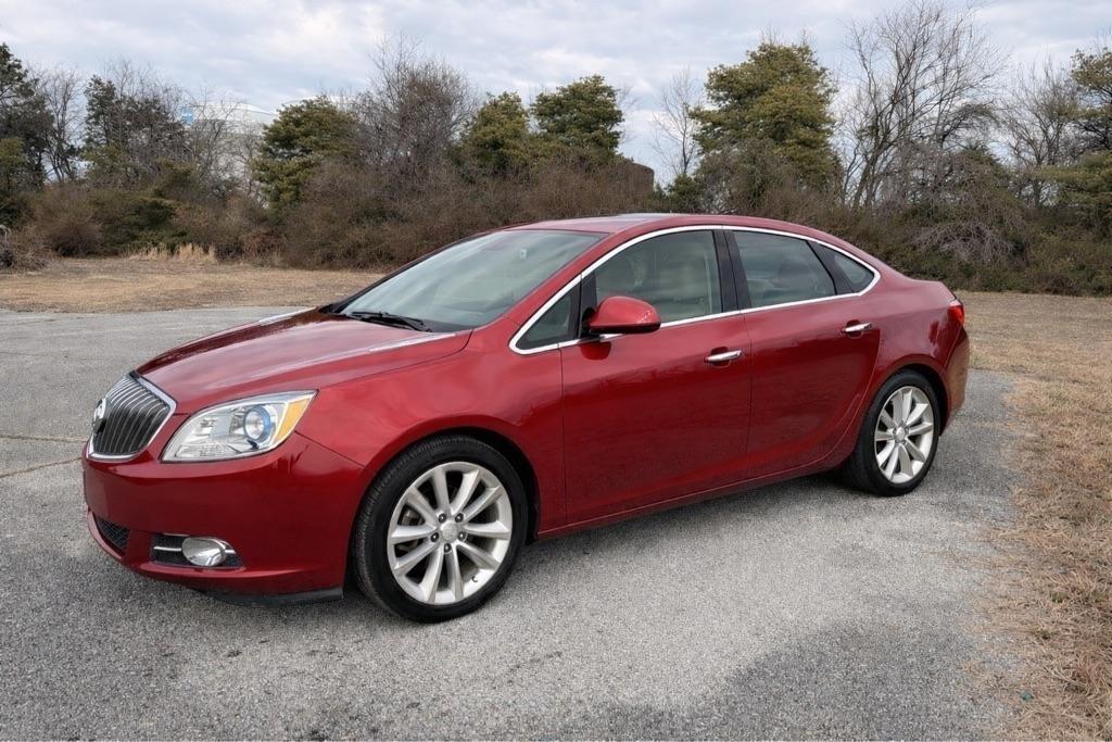 Buick Verano Base 2013