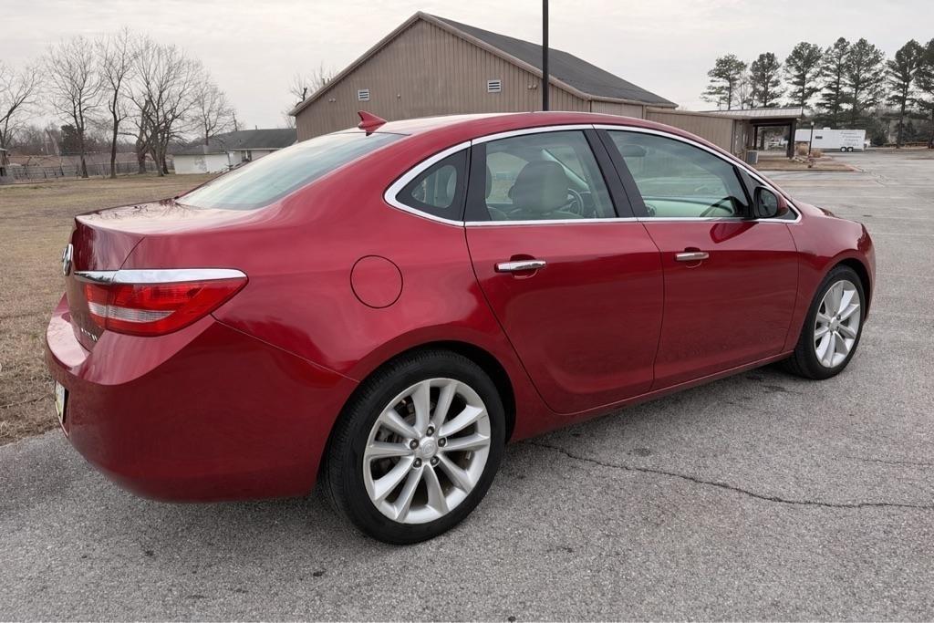 Buick Verano Base 2013