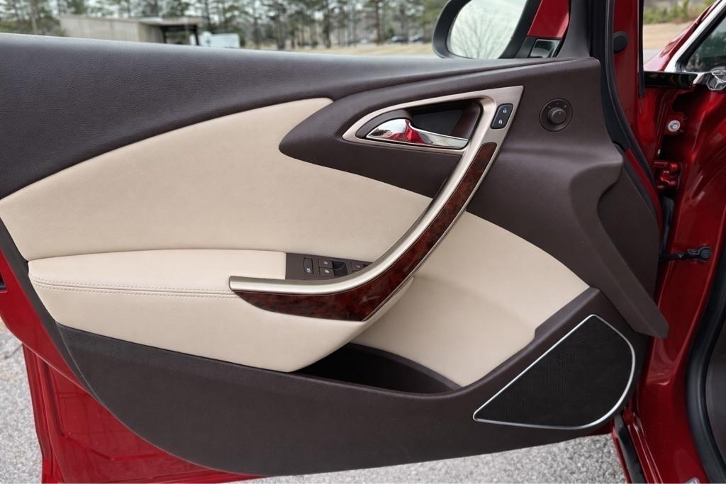 Buick Verano Base 2013