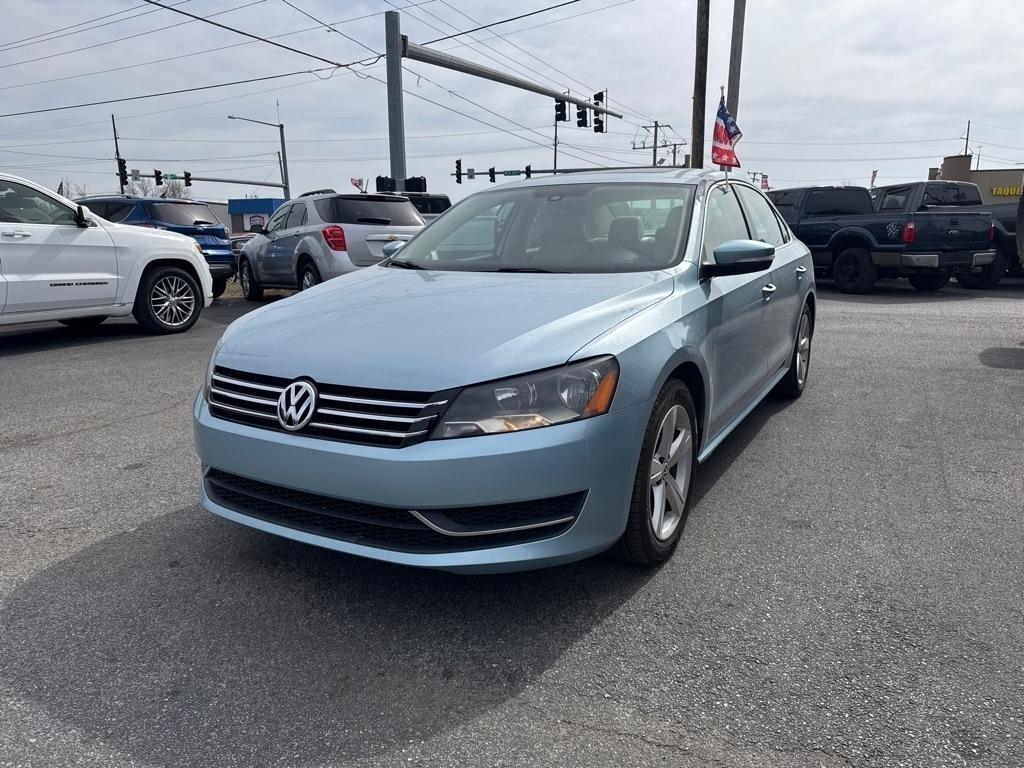 Volkswagen Passat 2.5L SE MT 2013