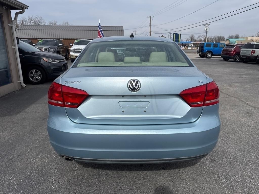 Volkswagen Passat 2.5L SE MT 2013