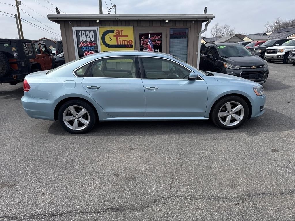 Volkswagen Passat 2.5L SE MT 2013