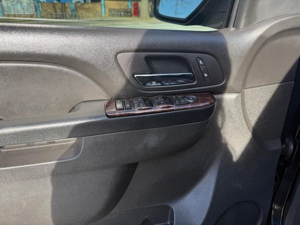 Chevrolet Suburban LTZ 1500 4WD 2013