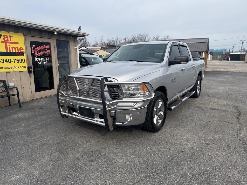 RAM 1500 SLT Crew Cab SWB 4WD 2016