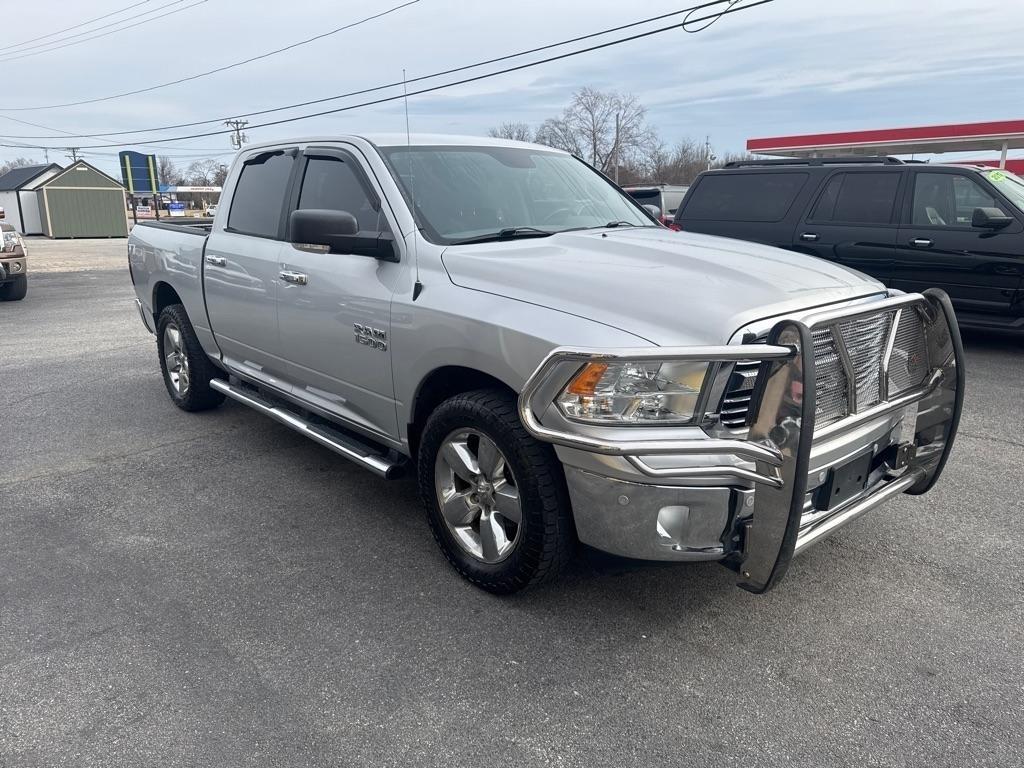 RAM 1500 SLT Crew Cab SWB 4WD 2016