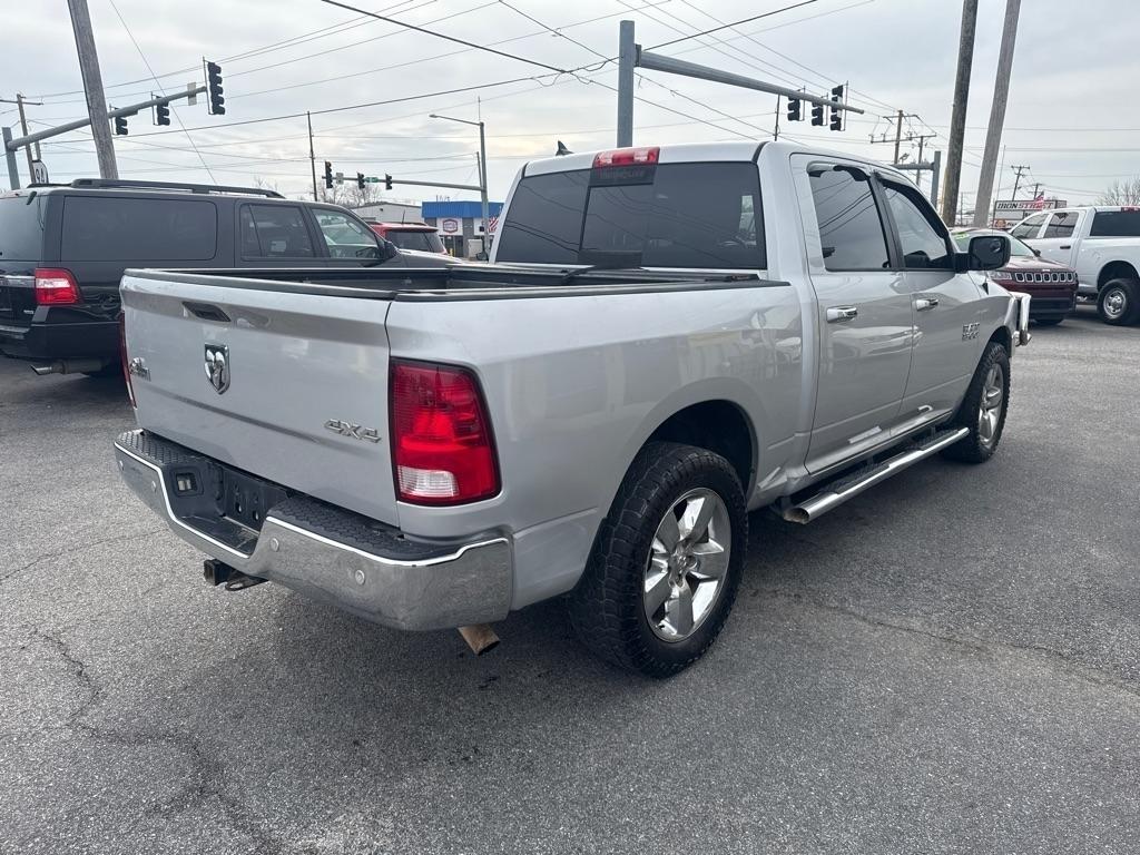 RAM 1500 SLT Crew Cab SWB 4WD 2016