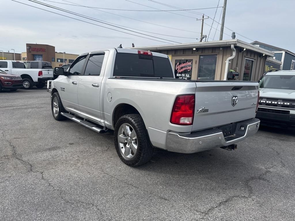 RAM 1500 SLT Crew Cab SWB 4WD 2016