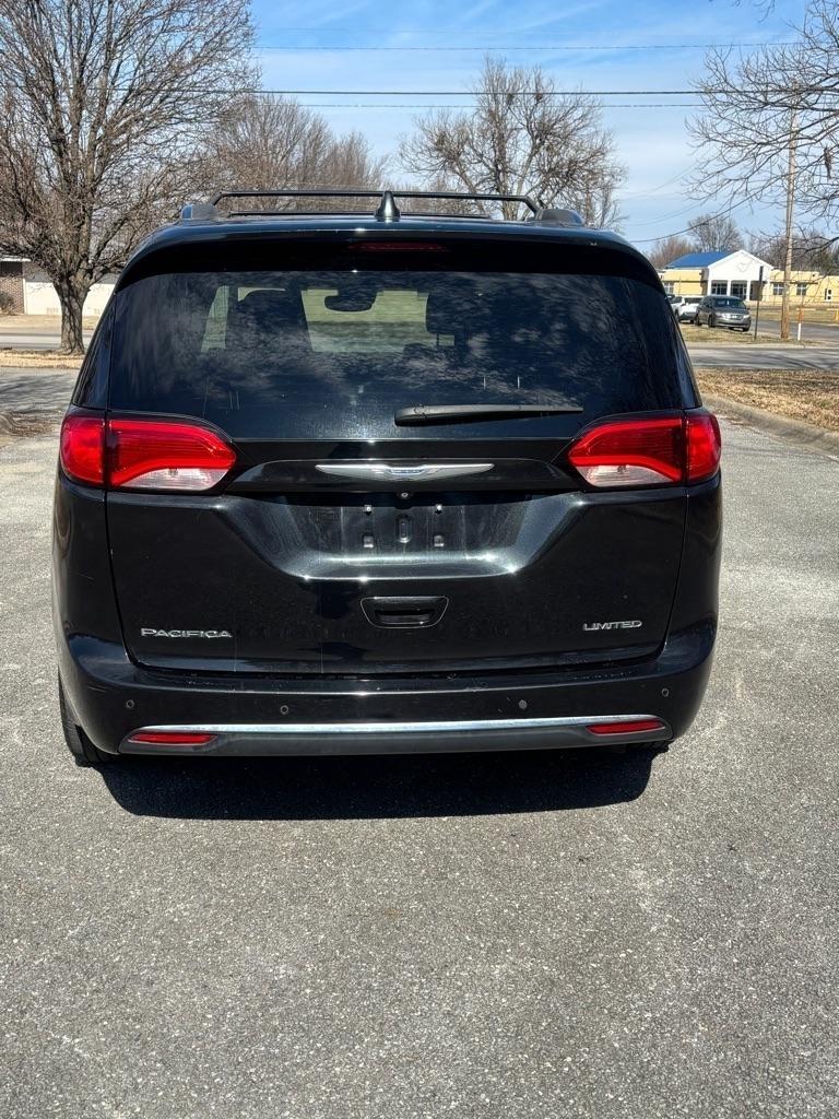 Chrysler Pacifica Limited 2018