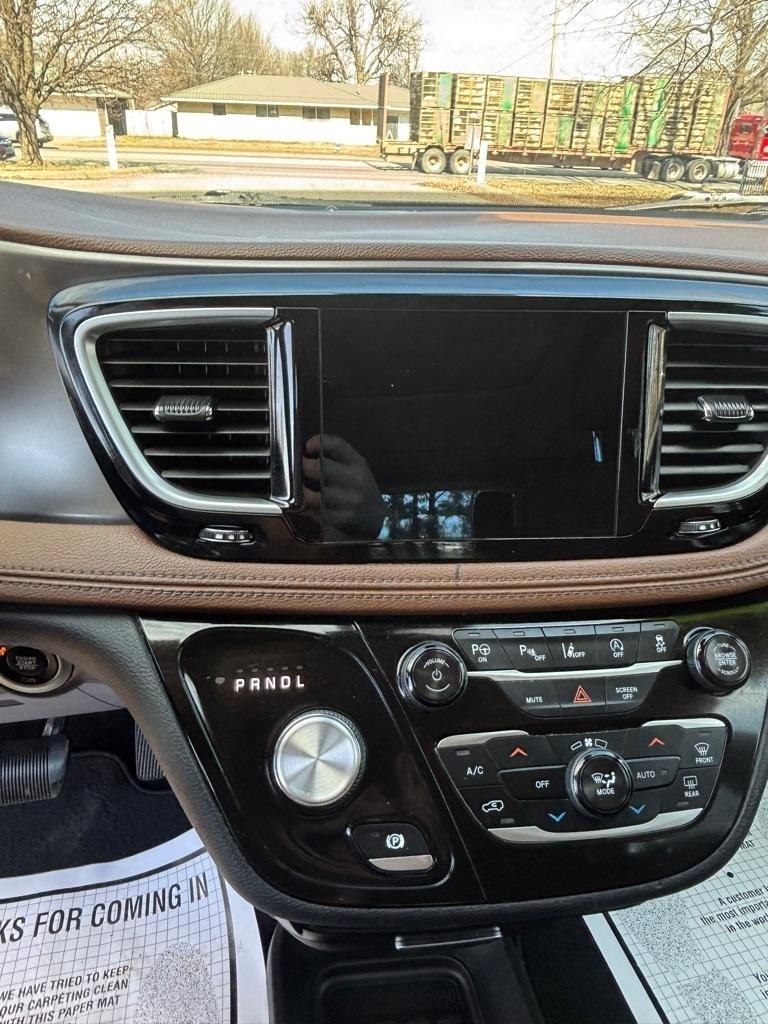 Chrysler Pacifica Limited 2018