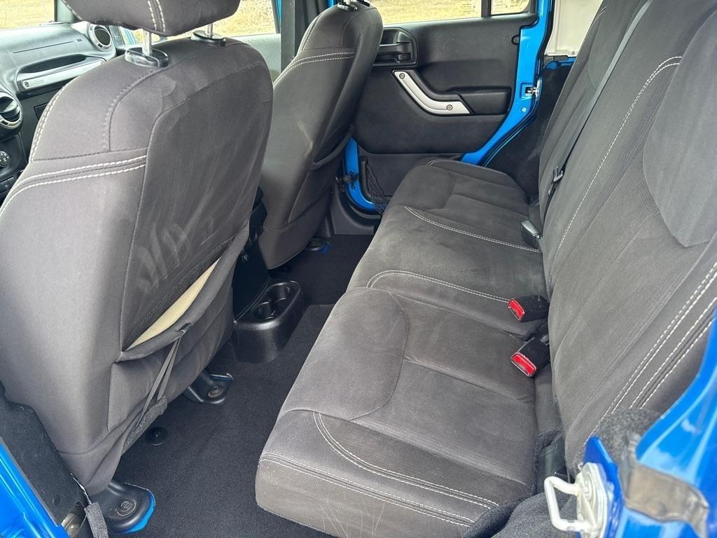 Jeep Wrangler Unlimited Unlimited Sahara 4WD 2015