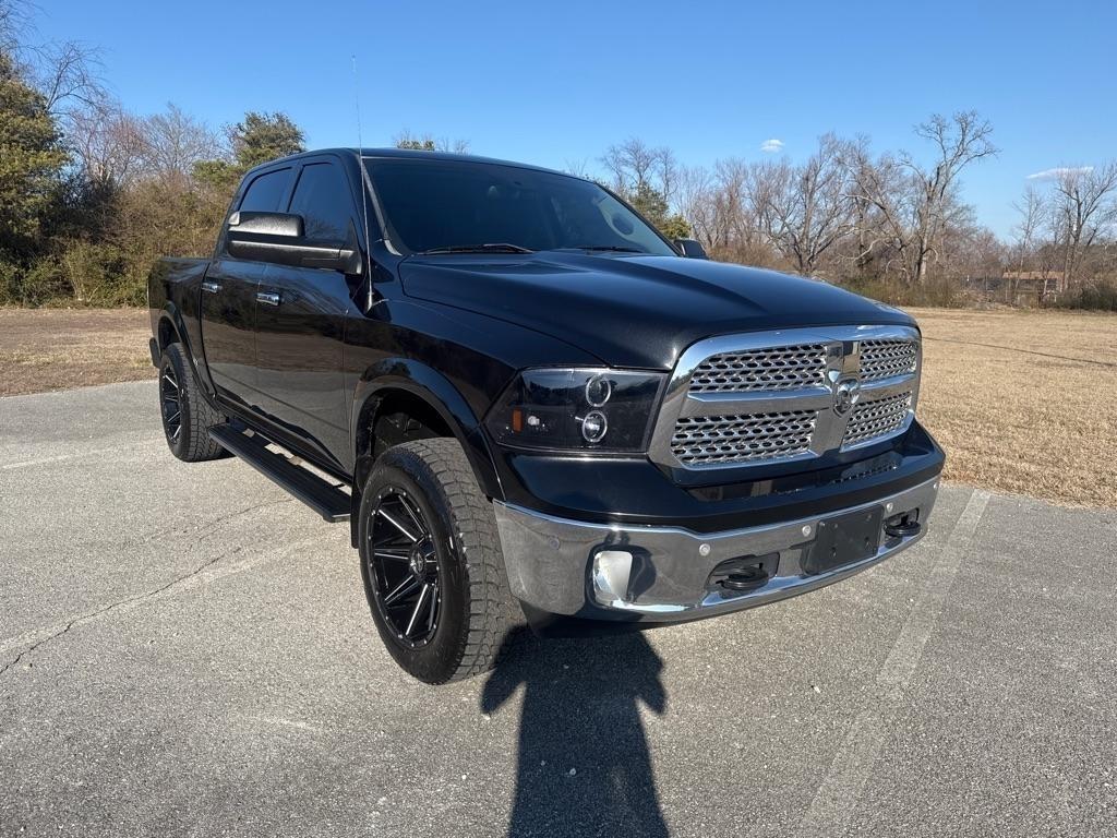 RAM 1500 Laramie Crew Cab SWB 4WD 2016