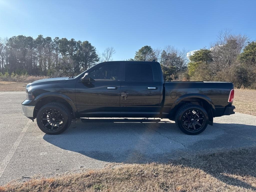 RAM 1500 Laramie Crew Cab SWB 4WD 2016