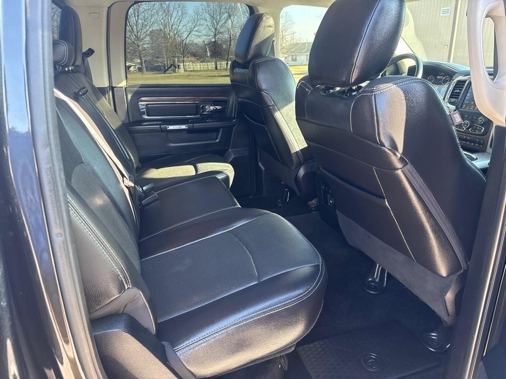 RAM 1500 Laramie Crew Cab SWB 4WD 2016