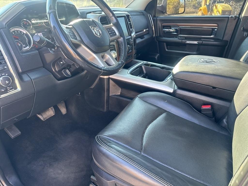 RAM 1500 Laramie Crew Cab SWB 4WD 2016