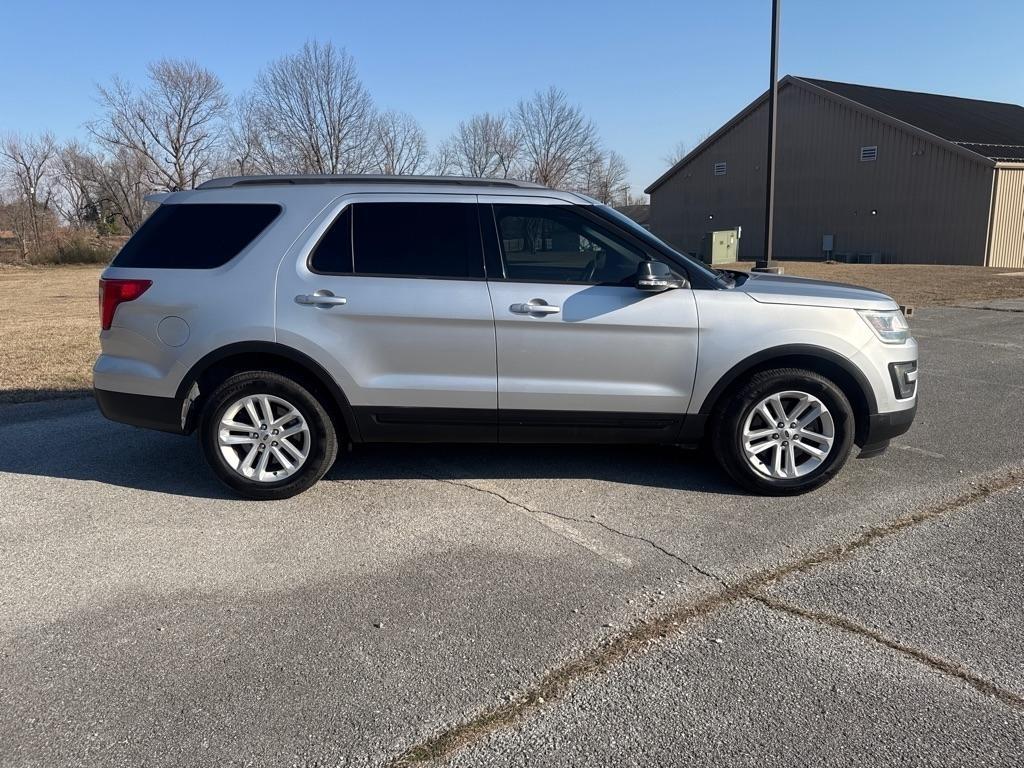 Ford Explorer XLT FWD 2016