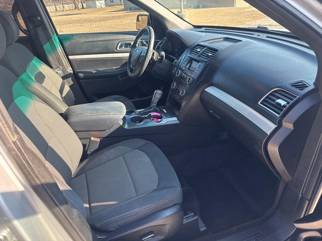 Ford Explorer XLT FWD 2016