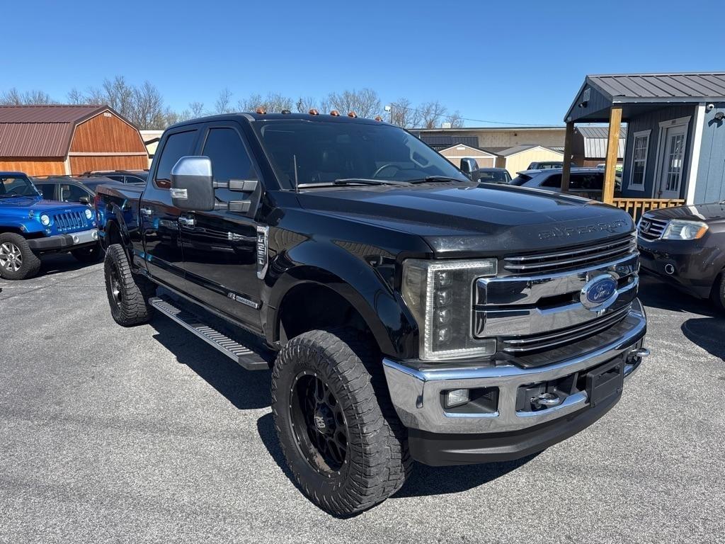 Ford Super Duty F-250 SRW Lariat Crew Cab 4WD 2017