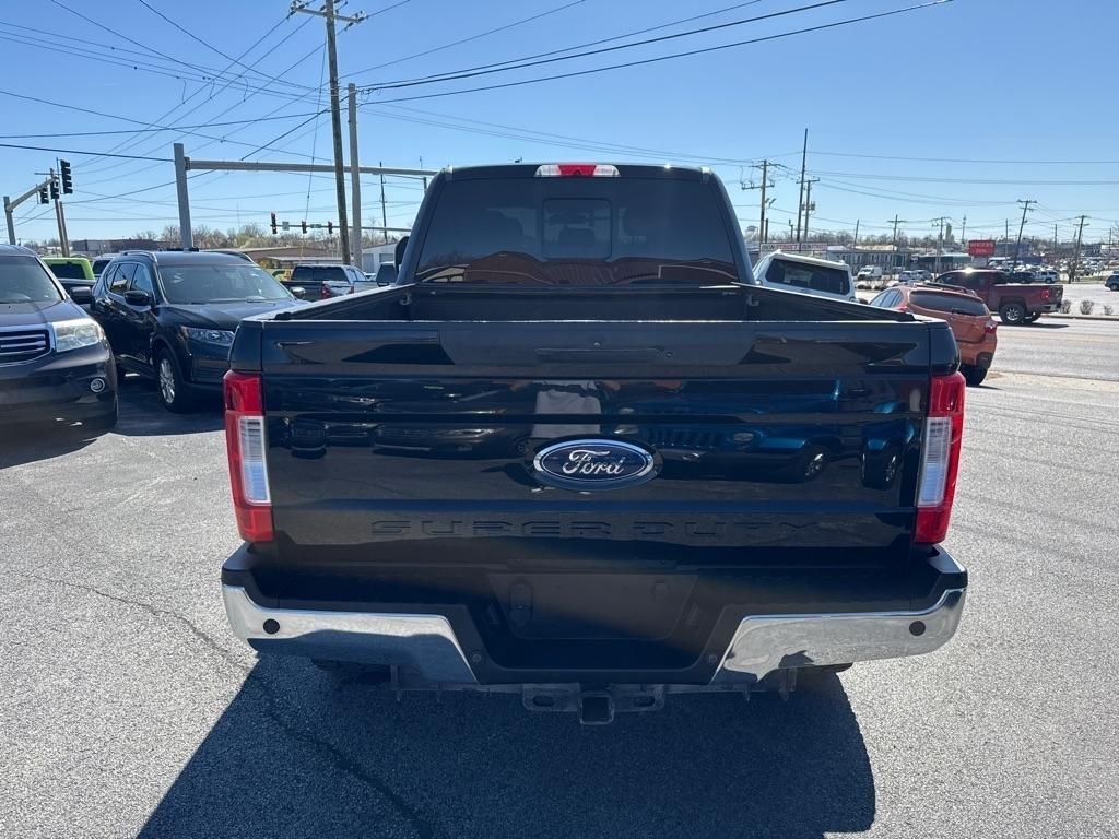 Ford Super Duty F-250 SRW Lariat Crew Cab 4WD 2017