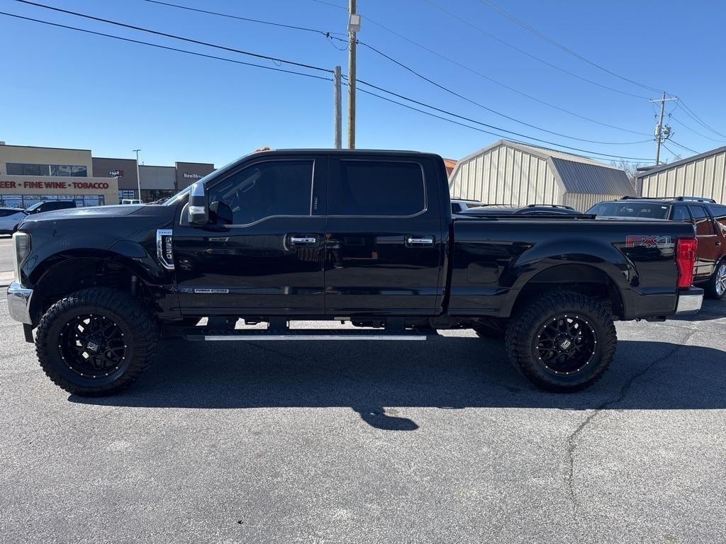 Ford Super Duty F-250 SRW Lariat Crew Cab 4WD 2017