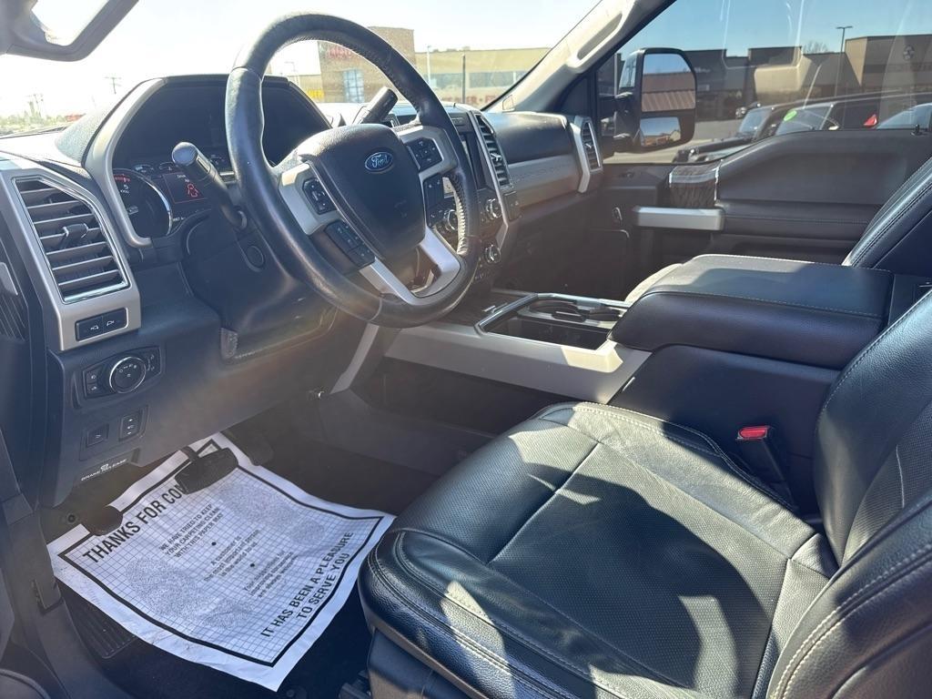 Ford Super Duty F-250 SRW Lariat Crew Cab 4WD 2017