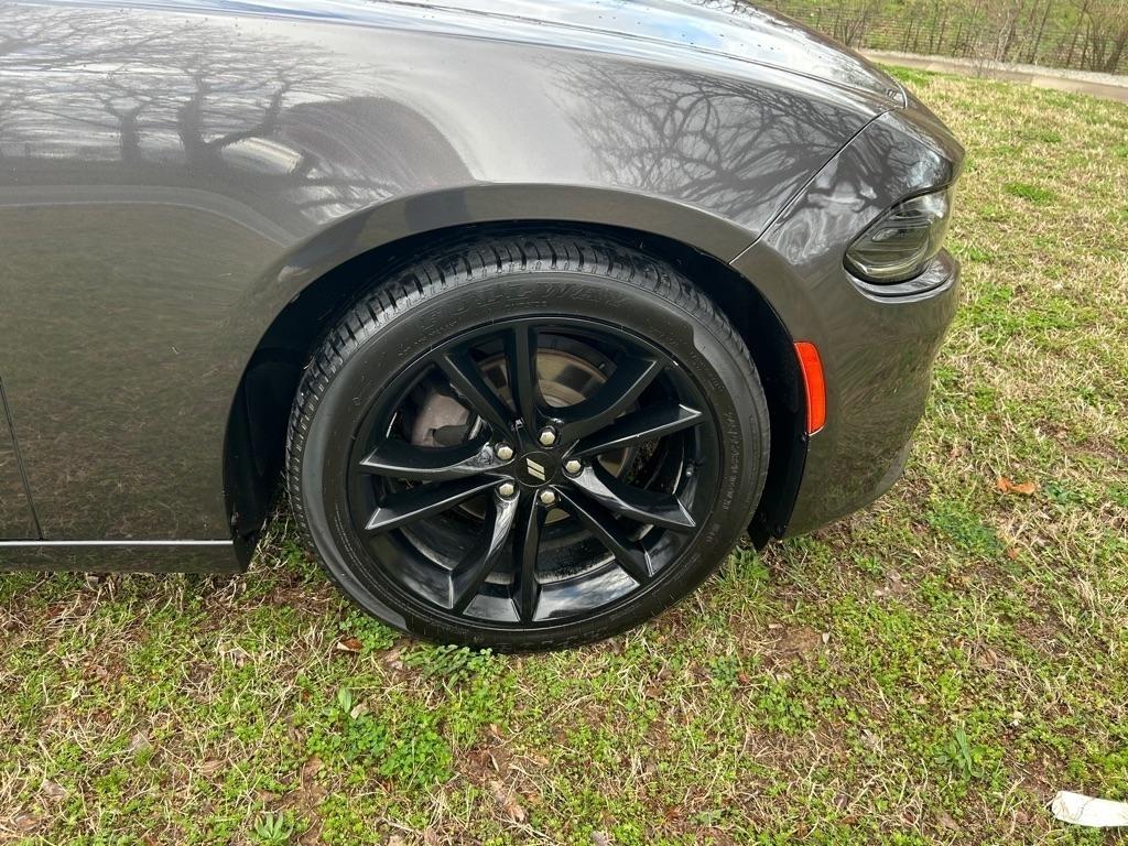 Dodge Charger SE 2017