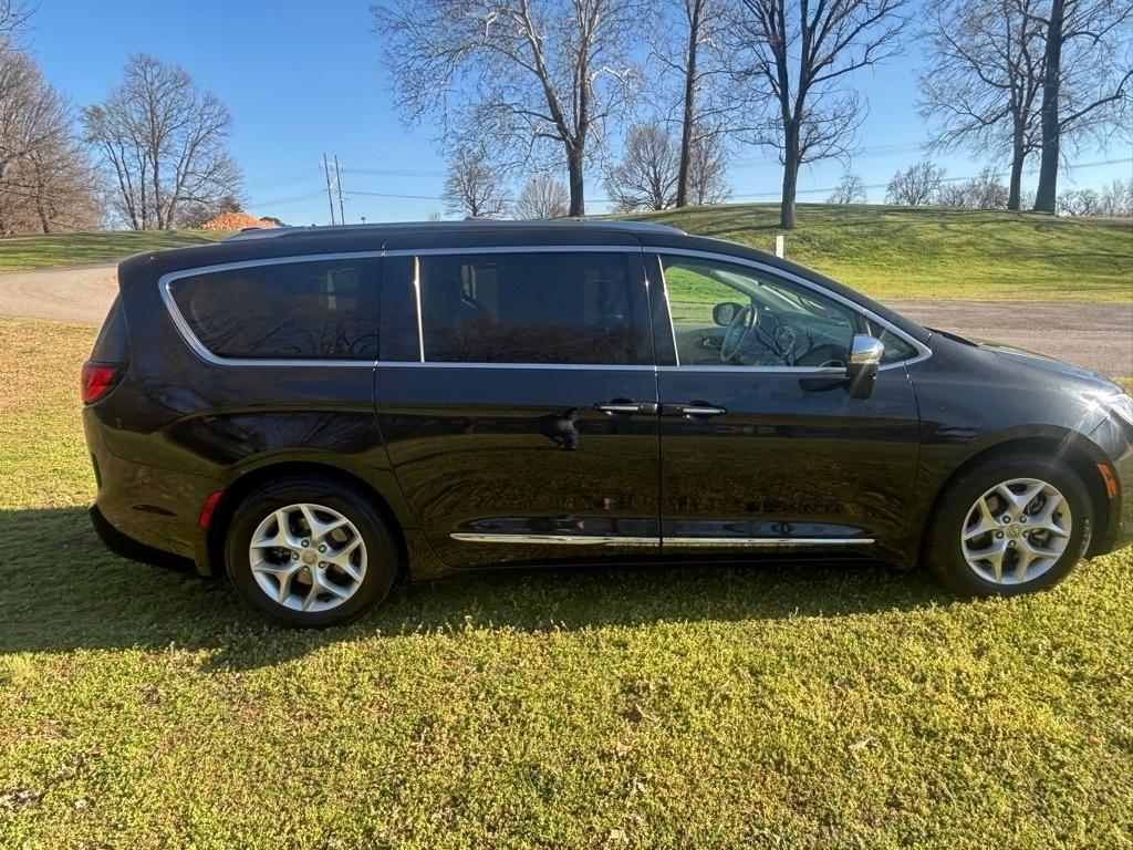 Chrysler Pacifica Limited 2020