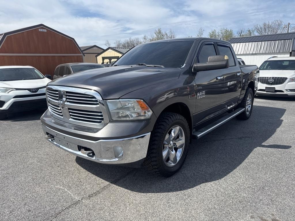 RAM 1500 SLT Crew Cab SWB 4WD 2015