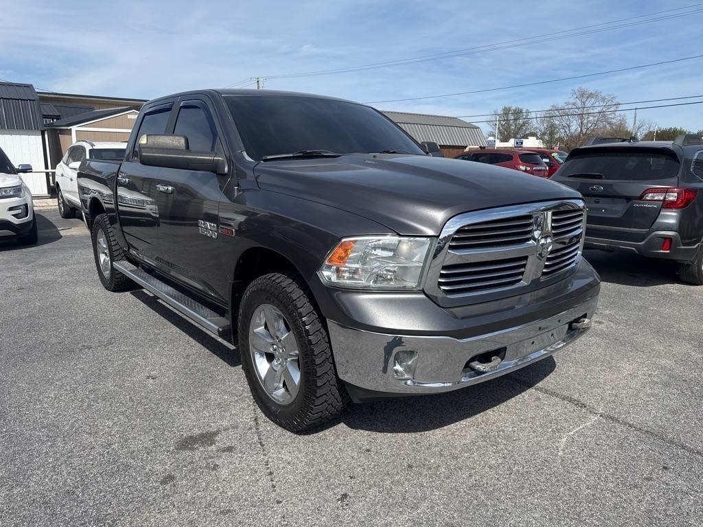 RAM 1500 SLT Crew Cab SWB 4WD 2015