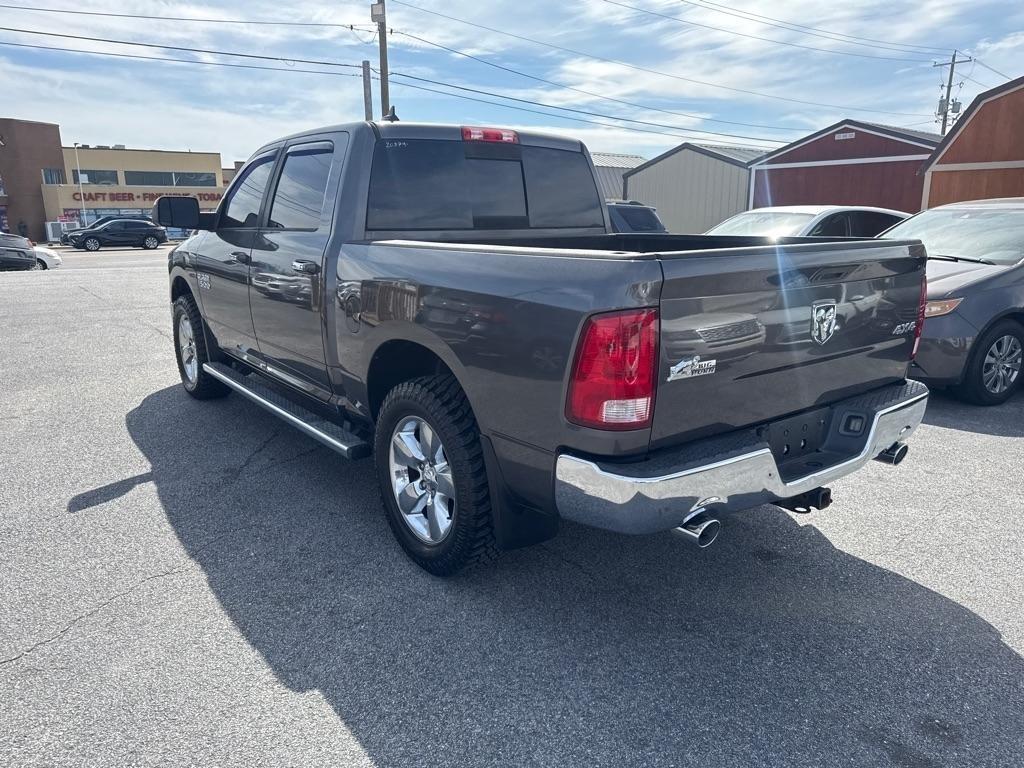 RAM 1500 SLT Crew Cab SWB 4WD 2015