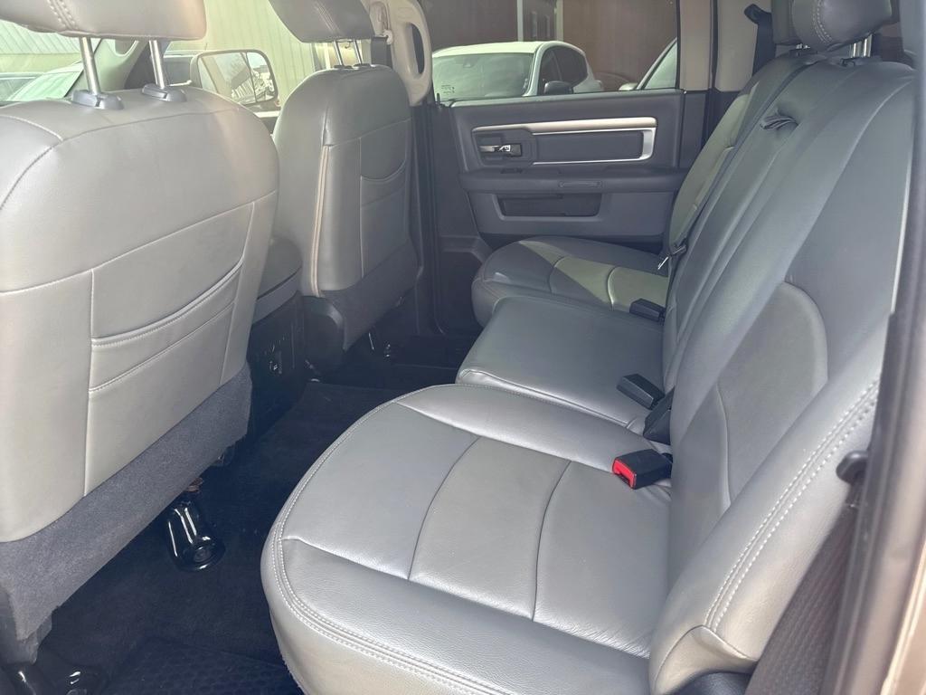 RAM 1500 SLT Crew Cab SWB 4WD 2015