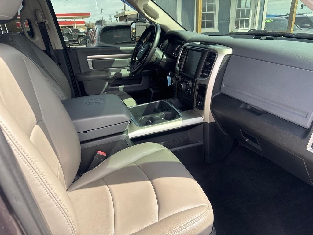 RAM 1500 SLT Crew Cab SWB 4WD 2015