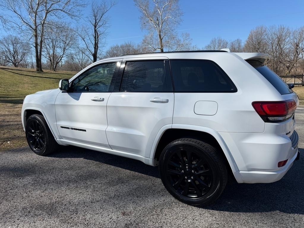 Jeep Grand Cherokee Laredo 4WD 2017