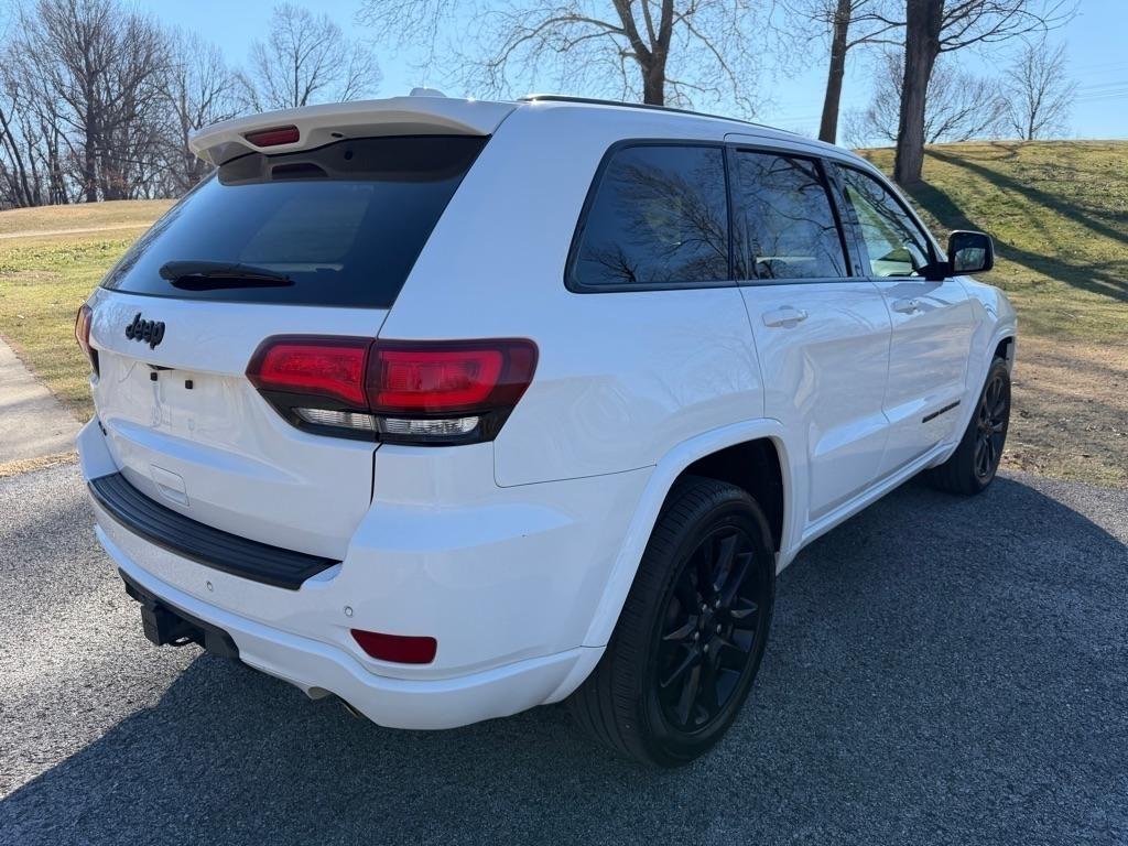 Jeep Grand Cherokee Laredo 4WD 2017
