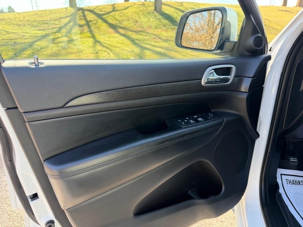 Jeep Grand Cherokee Laredo 4WD 2017