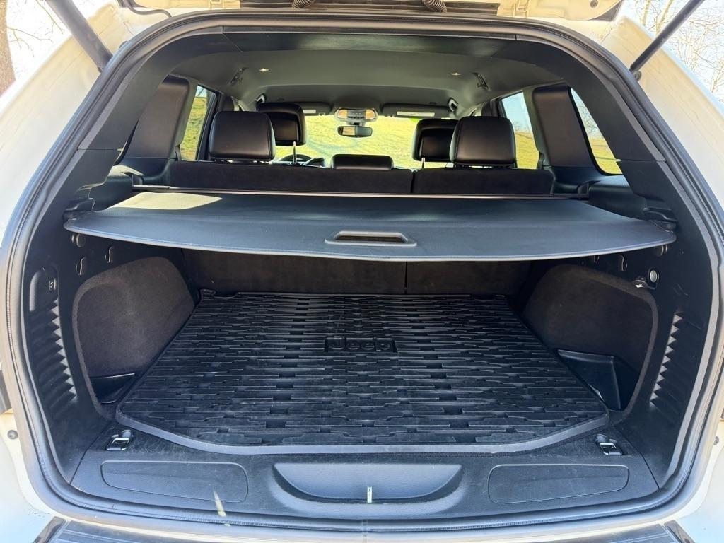 Jeep Grand Cherokee Laredo 4WD 2017