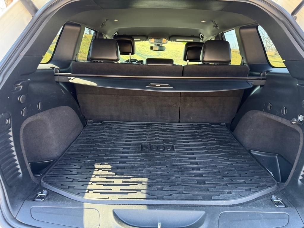 Jeep Grand Cherokee Laredo 4WD 2017