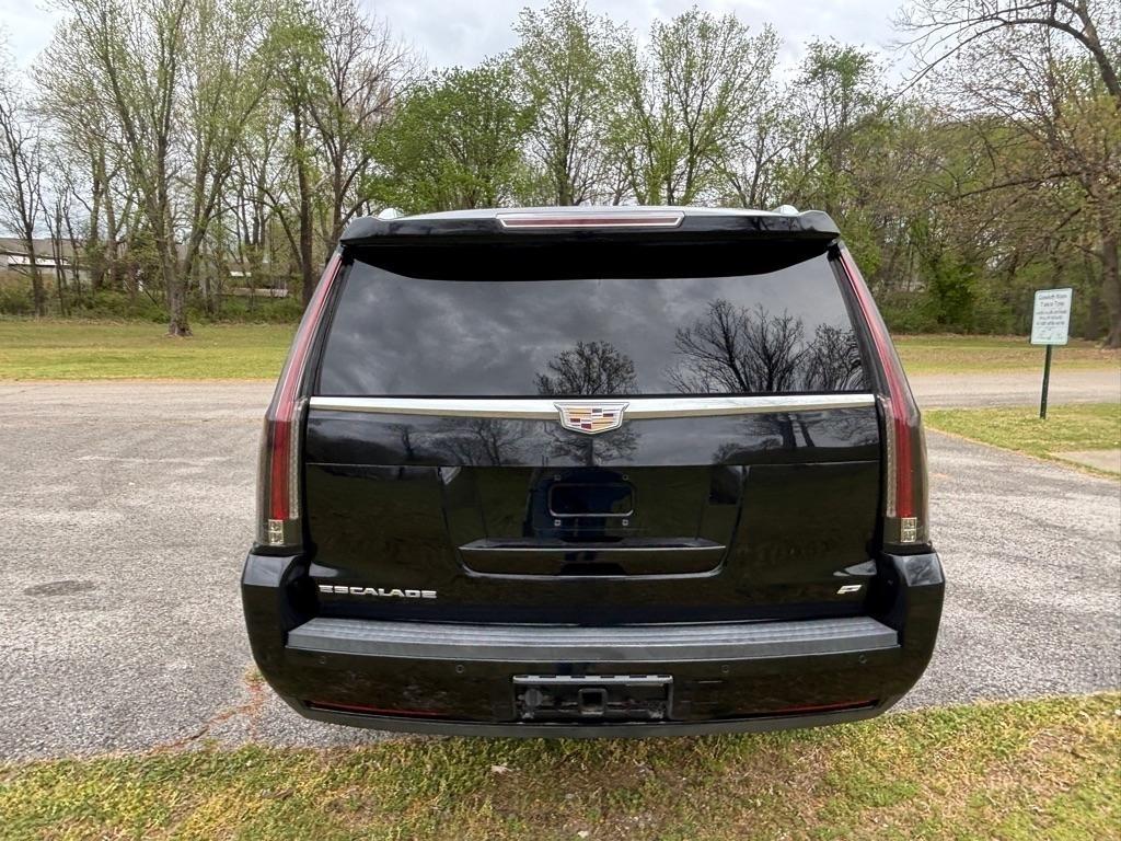 Cadillac Escalade ESV Platinum 4WD 2015