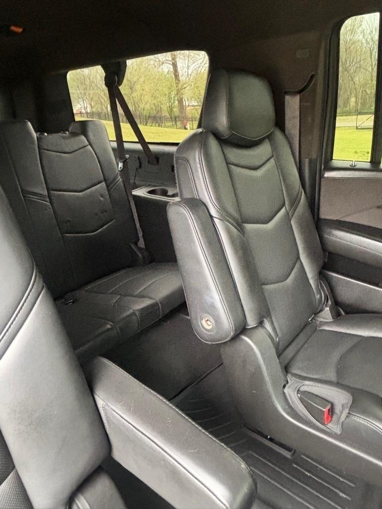 Cadillac Escalade ESV Platinum 4WD 2015