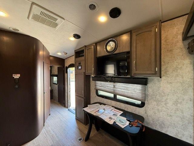 Winnebago of Indiana Unknown  2017