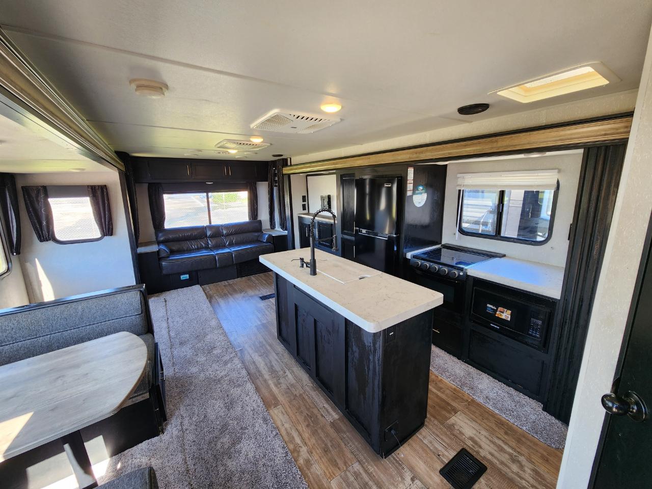 Forest River Cherokee  2021