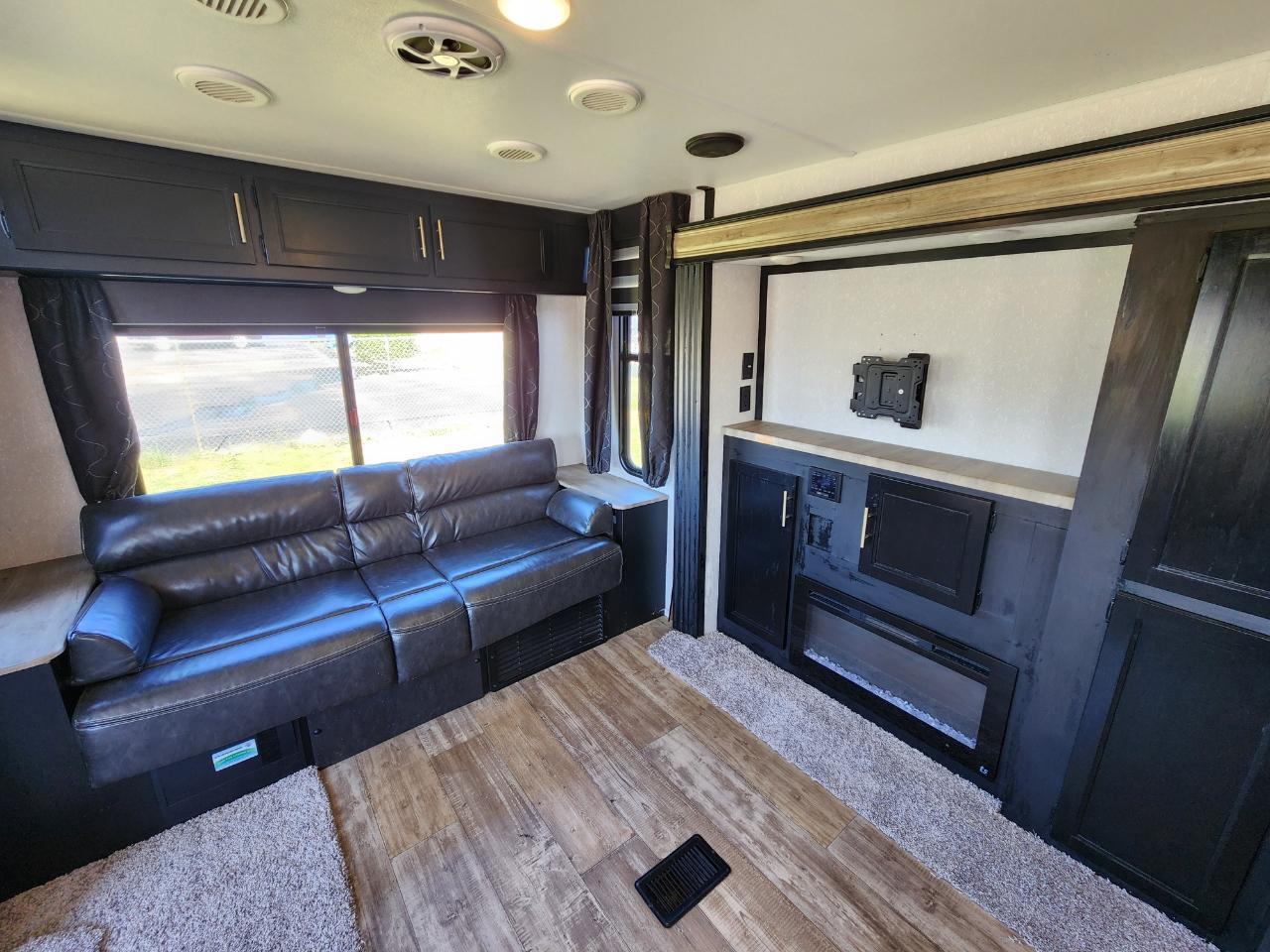 Forest River Cherokee  2021